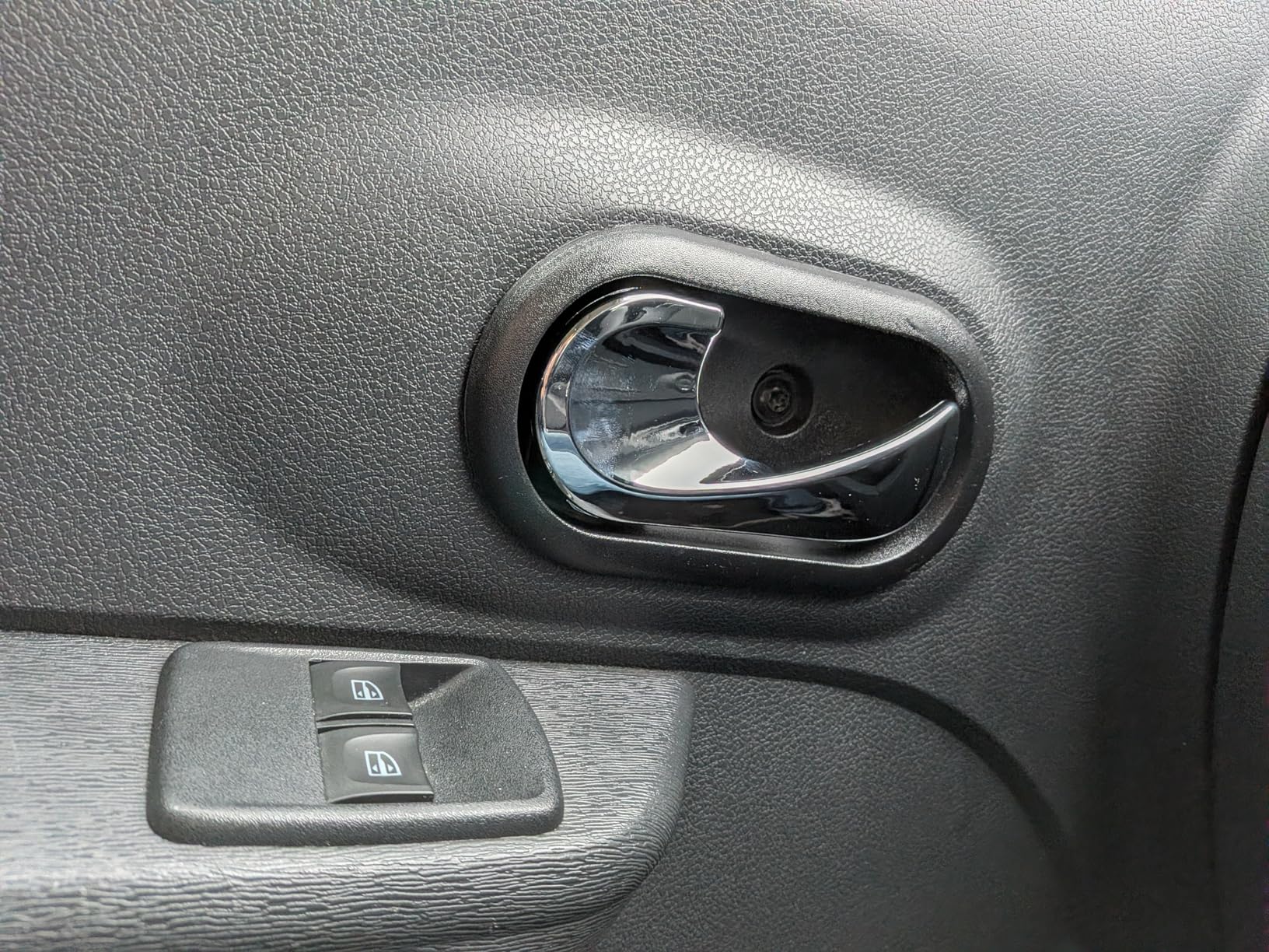 OUKENS Poignée Porte Intérieure Gauche Dacia 8200733848