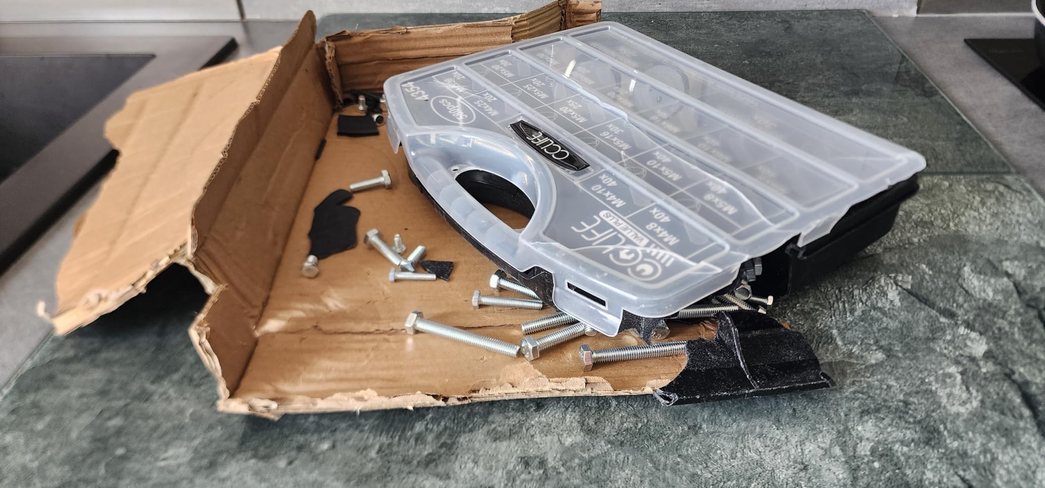 CCLIFE DIY Tools Coffret vis hexagonales 580 pièces M4-M6
