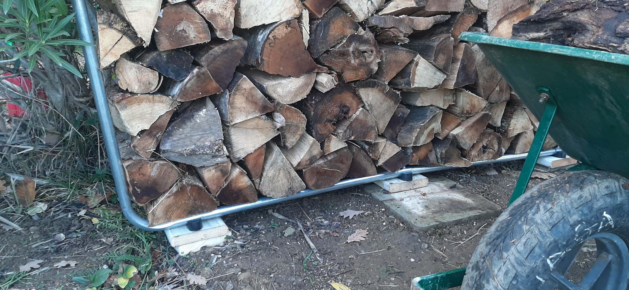 CCLIFE Range-bûches métal avec bâche bois 25-40 cm