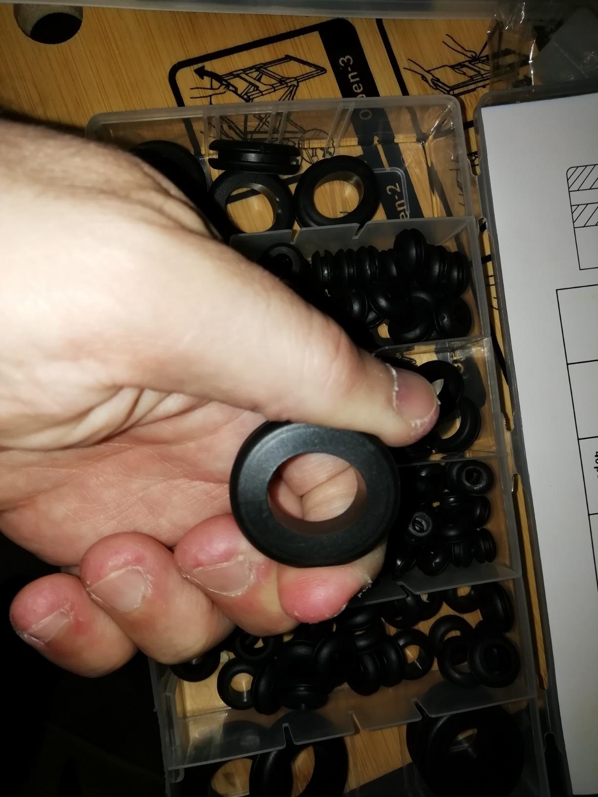 CCLIFE DIY Tools Coffret Oeillets Passe-Câble 180 Pièces