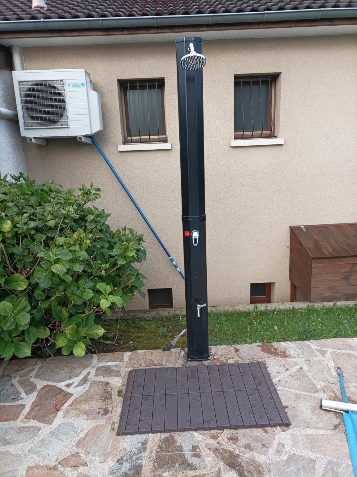CCLIFE DIY Tools Douche Solaire 35L avec Socle Noir